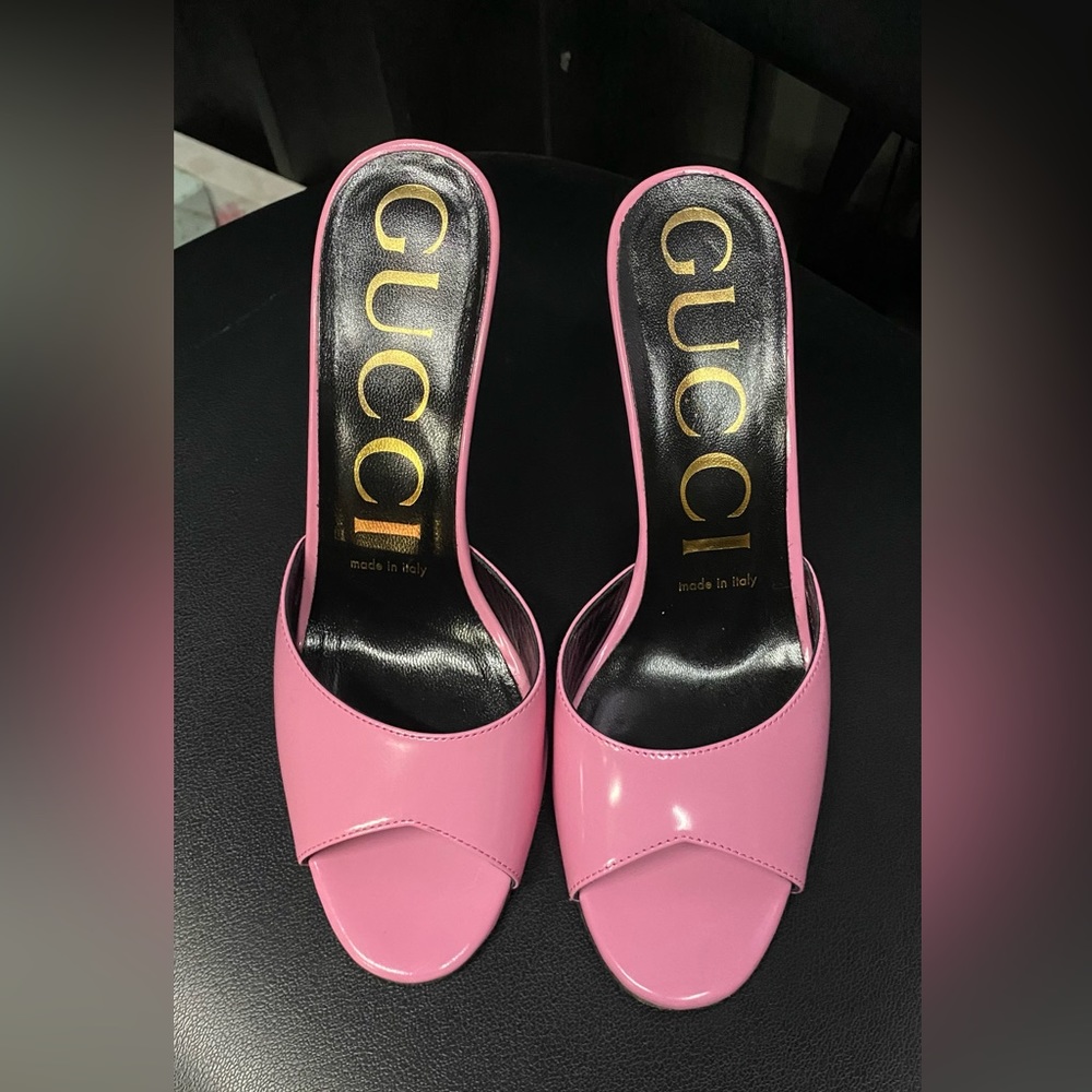 Gucci heels 👠